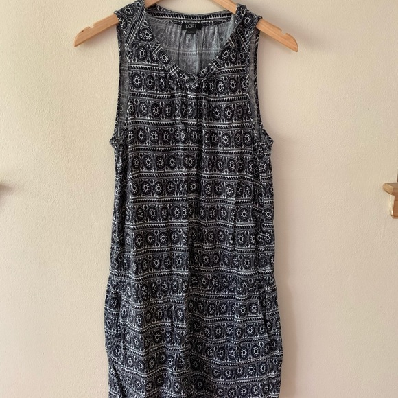 Patterned Romper - Picture 2 of 4